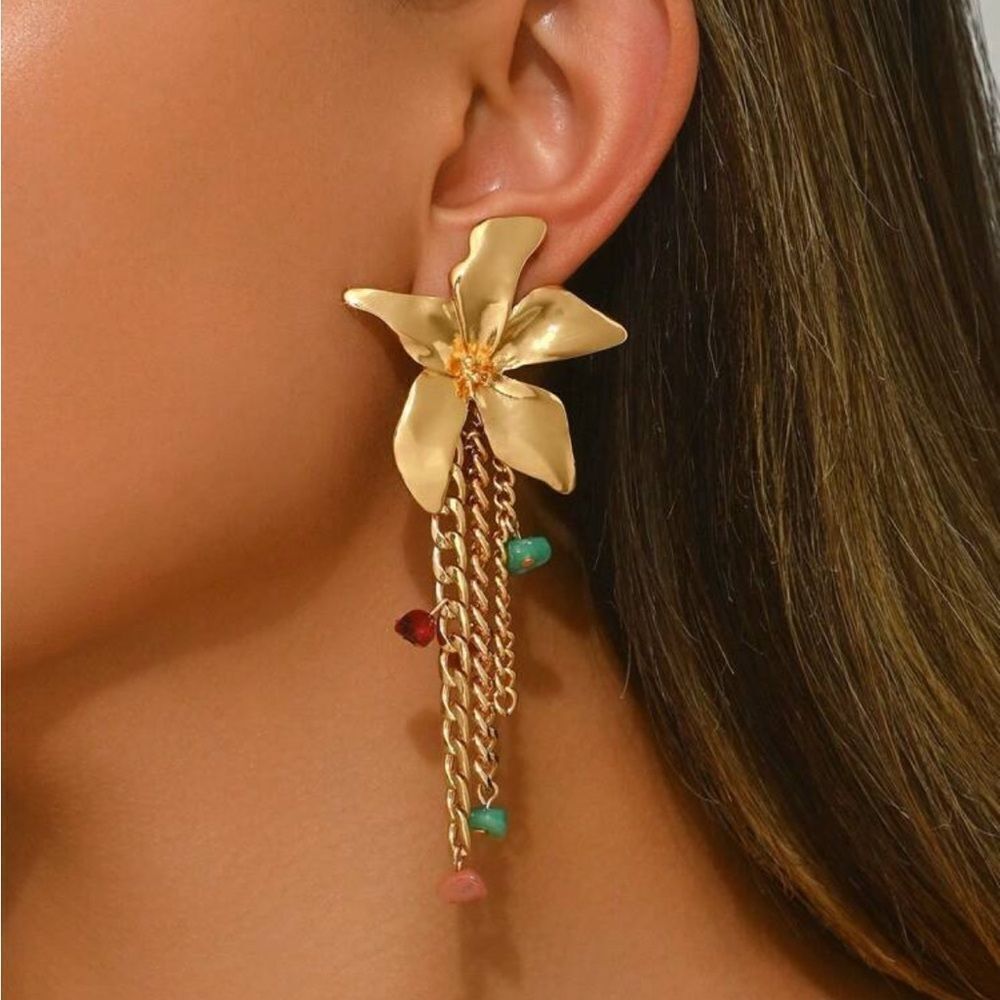 Gold Floral Drop Earrings N965